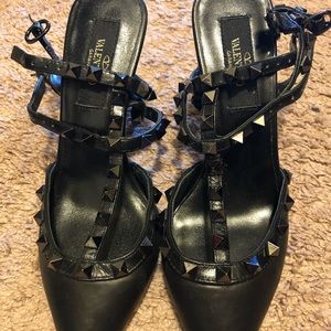 Valentino Garavani noir rockstar T-strap pump